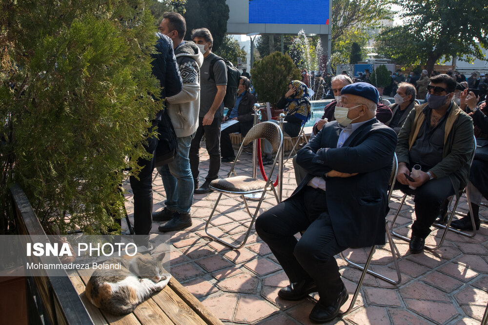 مراسم تشییع پیکر کامبیز درمبخش با حضور هنرمندان