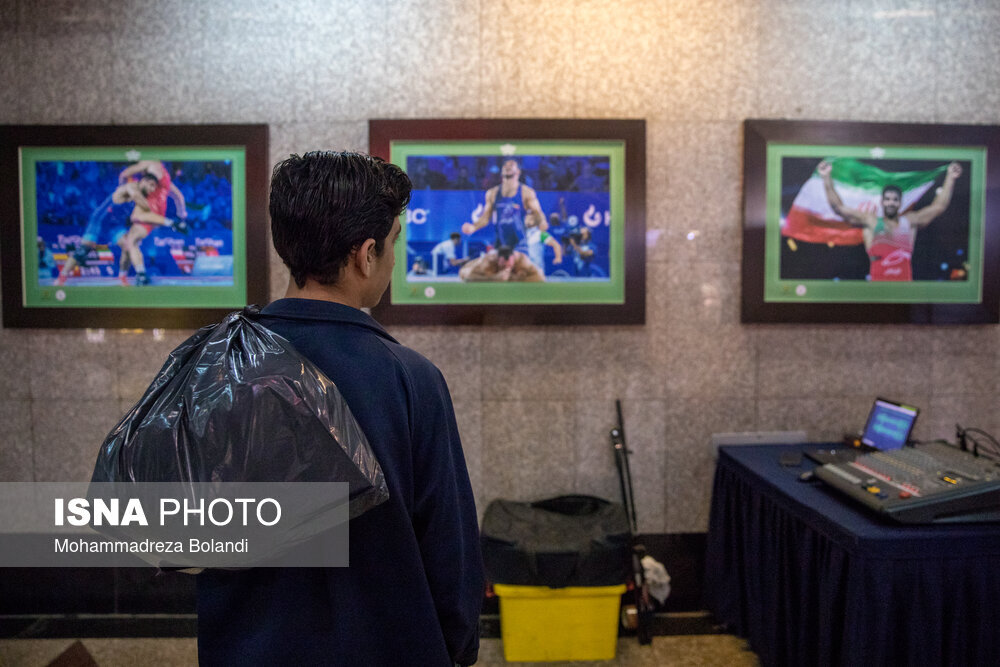 رونمایی از نشان حسن یزدانی در مترو تهران