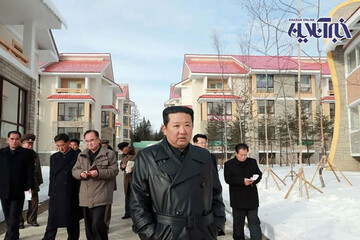 تصاویر | تقلید جنجالی رهبر کره شمالی از روی دست هیتلر!