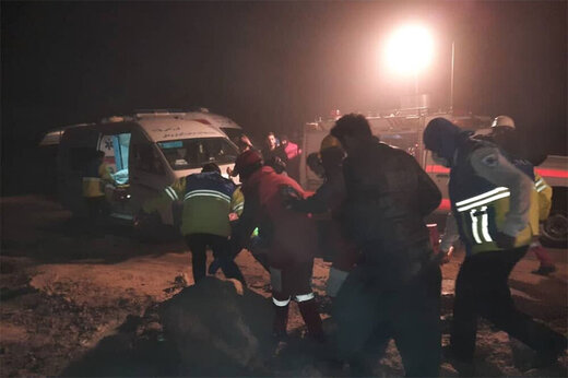 ببینید | سقوط مرگبار جرثقیل روی سر کارگران در قزوین