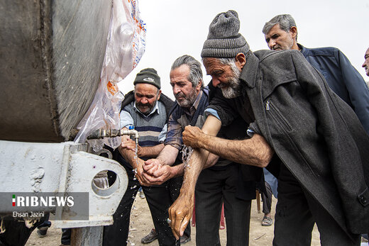 شکستن خط لوله انتقال آب زاینده‌رود، صدای شورای یزد را درآورد: ۵۰بار تعرض کردند