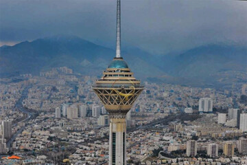 تصاویر | برج میلاد در محاصره گرد و غبار و آلودگی
