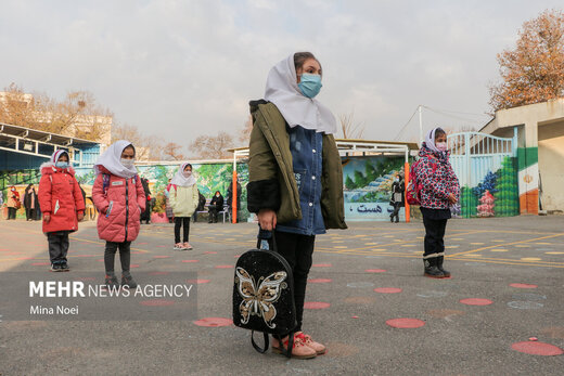 ۲۰ هزار دانش آموز اصفهانی در طرح «شهدای سلامت» واکسن دریافت کردند