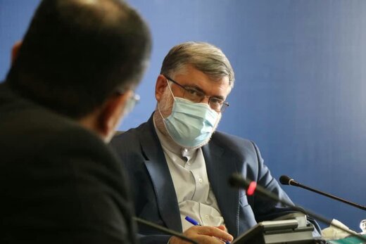 تاکید استاندار آذربایجان‌غربی بر فعالیت شبانه‌روزی پایانه ها و گمرکات استان