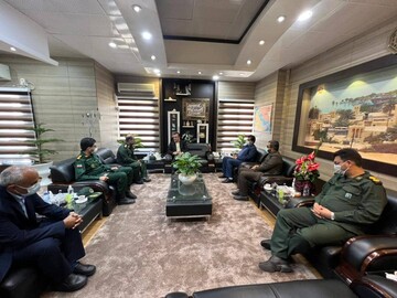 دیدار سرپرست سازمان منطقه آزاد قشم با فرمانده ناوتیپ رزمی ۱۱۲ ذوالفقار نیروی دریایی سپاه قشم