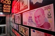لیر ۶۰ درصد ارزش خود را از دست داد/ ترک‌ها به جای لیر دلار نگه می‌دارند