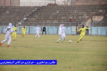 بازی لیگ برتر فوتبال بانوان "همیاری آذربایجان‌غربی و ذوب آهن"