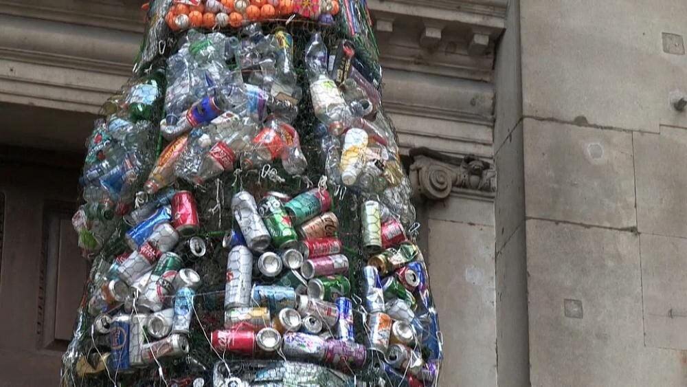 تزئین درخت «کریسمس» با «زباله» توسط شهرداری لندن/ عکس