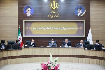 استاندار: گردشگری مهمترین اولویت‌ توسعه استان یزد است