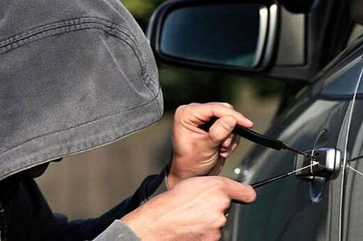ببینید | روش جدید و باورنکردنی برای سرقت خودرو؛ پیشرفت عجیب دزدها!