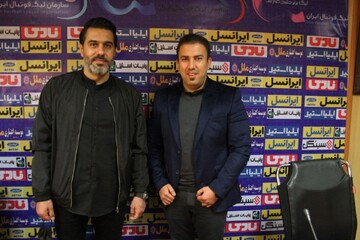 هوادار مقابل پرسپولیس آبی نمی‌پوشد
