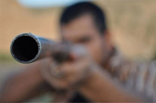 ببینید | درگیری مسلحانه اراذل و اوباش در علی‌آباد کتول استان گلستان با تفنگ