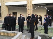 همراهی ضرغامی با توریست‌های اسپانیایی در بازدید از مسجدجامع عتیق اصفهان
