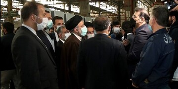 تصاویر | بازدید رئیس جمهور از کارخانه یخچال سازی خرم‌آباد