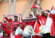 ببینید | تخریب جنجالی صندلی‌های ورزشگاه میزبان جام جهانی به دست هواداران عمان