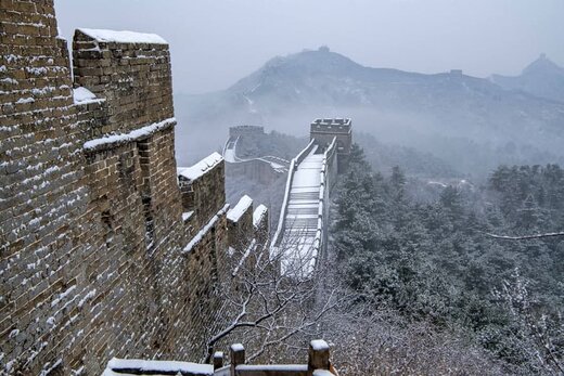 سفیدپوش شدن دیوار چین در منطقه چنگدی در شمال استان هبی