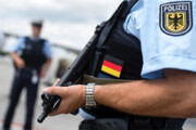 ببینید | روش عجیب پلیس آلمان برای چک کردن فاصله اجتماعی