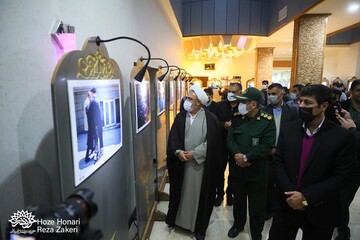 نمایشگاه عکس و پوستر کاروان هنری «روایت حبیب» در سنندج افتتاح شد