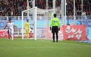 اتفاق عجیب در فوتبال ایران؛ ویدیو چک با موبایل!