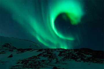 تصاویر | قاب‌هایی جادویی و حیرت‌انگیز از شفق‌های قطبی در ایسلند و دانمارک