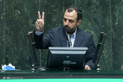 خط و نشان نماینده شیراز برای وزیر اقتصاد: به خاندوزی رای احساسی دادیم/اگر نتواند ما را راضی‌ کند استیضاحش می‌کنیم