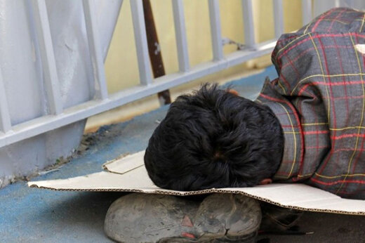 ببینید | تصاویری باورنکردنی از زندگی شبانه معتادان و کارتن‌خواب‌ها در بخش‌هایی از تهران!