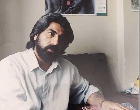 شعری ناگفته از قیصر امینپور به تازگی منتشر شده است که به نظر میرسد به نوعی زندگی و موجودیت او را تداعی میکند. این اثر جدید، نشان از عمق تفکر و احساسات شاعر دارد و در آن به مضامینی میپردازد که همچنان برای مخاطبانش تازه و جذاب است. شعری ناگفته از قیصر امینپور به تازگی منتشر شده است که به نظر میرسد به نوعی زندگی و موجودیت او را تداعی میکند. این اثر جدید، نشان از عمق تفکر و احساسات شاعر دارد و در آن به مضامینی میپردازد که همچنان برای مخاطبانش تازه و جذاب است.