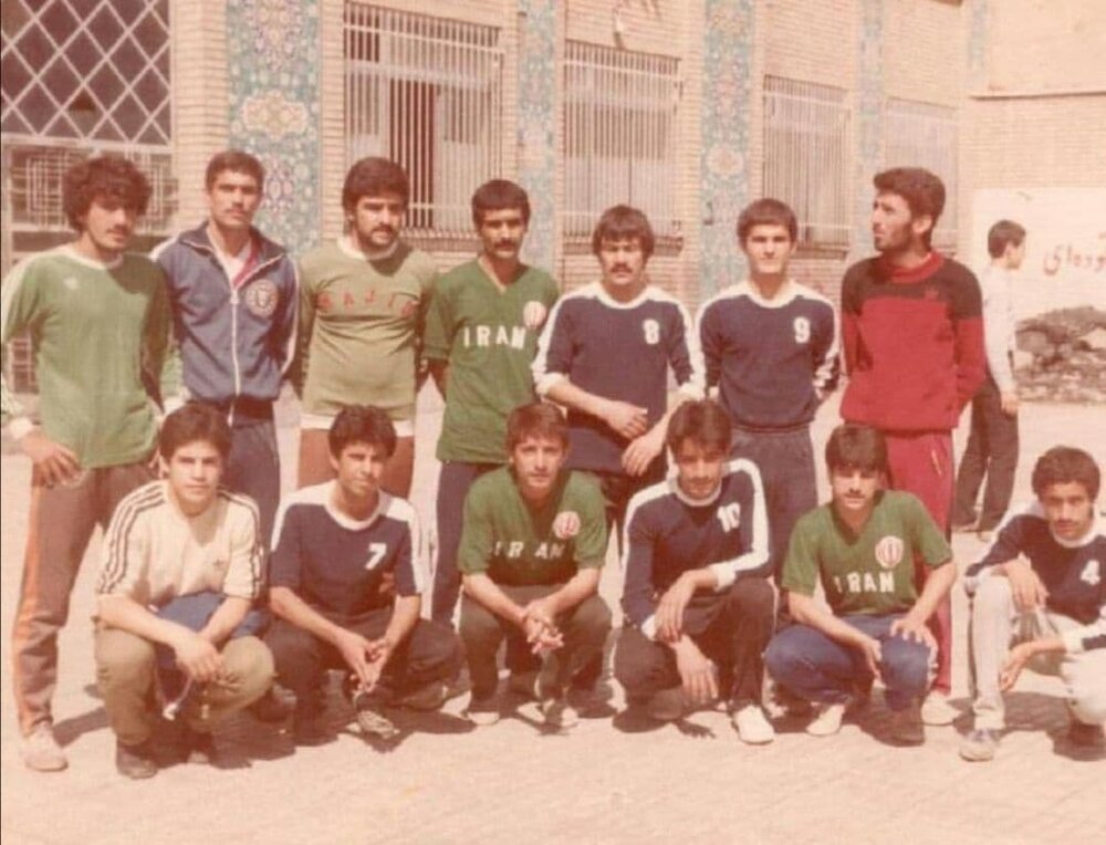 همبازی شدن قلعه‌نویی با یک فوتبالیست شهید در دهه۶۰/عکس