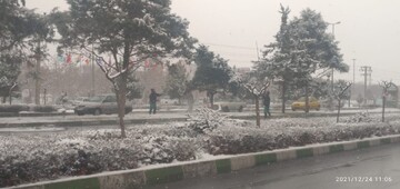 بارش برف برخی مدارس خراسان رضوی را تعطیل کرد