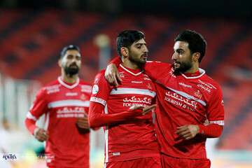 دیدار تیم های فوتبال پرسپولیس تهران و ذوب آهن اصفهان