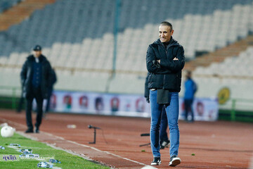دیدار تیم های فوتبال پرسپولیس تهران و ذوب آهن اصفهان
