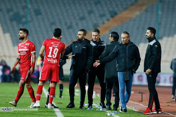 دیدار تیم های فوتبال پرسپولیس تهران و ذوب آهن اصفهان