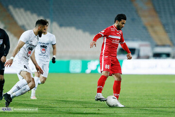 دیدار تیم های فوتبال پرسپولیس تهران و ذوب آهن اصفهان