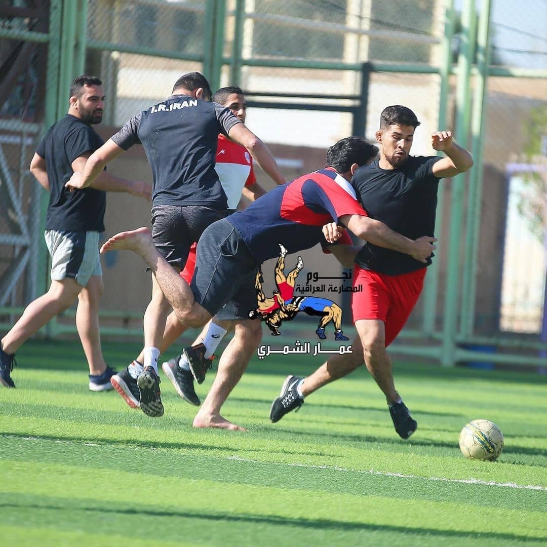 عملکرد حسن یزدانی در میانه زمین فوتبال!  عکس