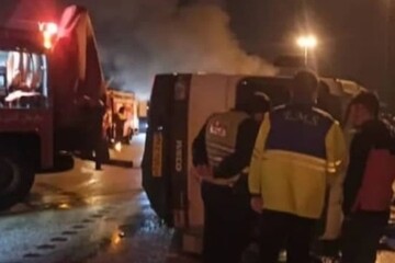 عکس |  ۳ کشته در واژگونی مینی‌بوس در گنبدکاووس