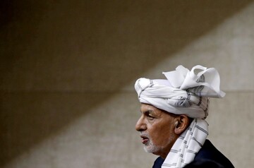 وال استریت ژورنال: مقام‌های دولت اشرف غنی یک میلیارد دلار پول نقد و طلا از افغانستان خارج کردند