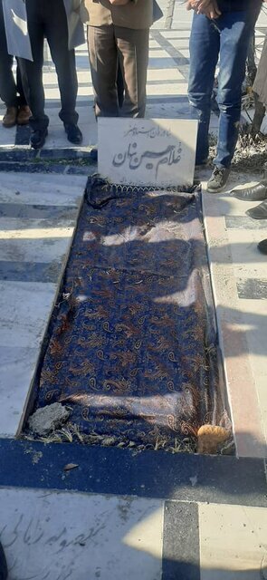 همسر غلامحسین بنان، بدون حضور مسوولان، به خاک سپرده شد/ عکس 