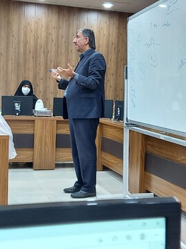 دوره‌  آموزشی «بررسی زنجیره تامین و تولید صنعت میگو» در منطقه آزاد قشم برگزار شد