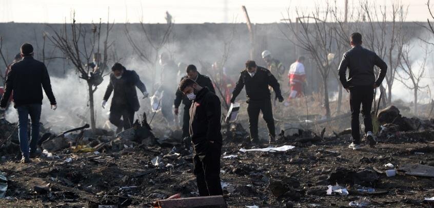 گل‌باران محل سقوط هواپیمای اوکراینی