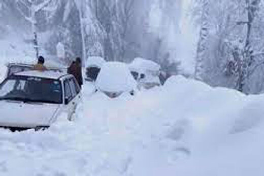 برف جاده خرم آباد- پلدختر و راه ارتباطی ۲۳۰ روستای لرستان را بست