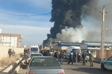 عکس | انفجار و آتش سوزی در شهرک صنعتی اشتهارد 