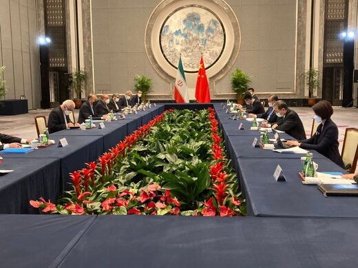 تاکید وزیران خارجه ایران و چین بر اجرای سند ۲۵ ساله؛ پیام رئیسی ابلاغ شد