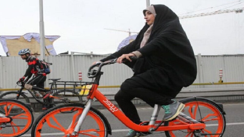 روایت شهردار سابق تهران از فشارها برای دوچرخه‌سواری زنان در سال ۹۹/ اگر گزینه «زن هستم» را انتخاب می‌کردید نرم‌افزار شما را نمی‌پذیرفت