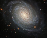 عکس جدید  تلسکوپ هابل از یک کهکشان دور/عکس