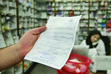 روزنامه شهرداری: در دولت سیزدهم دارو در دسترس همه هست؛ بیمه ها هزینه اش را می دهند؛ مردم احساس کمبود و گرانی ندارند
