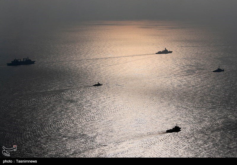 رژه پایانی رزمایش مشترک دریایی ایران، روسیه و چین + عکس