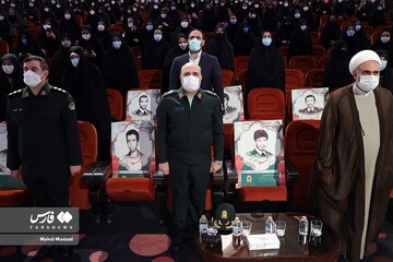 حرکات نمایشی زنان پلیس با اسلحه در تهران