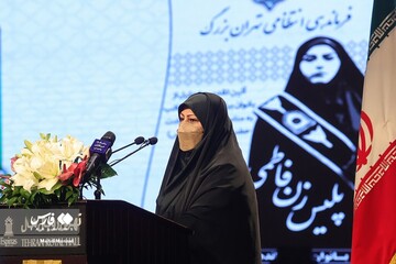 حرکات نمایشی زنان پلیس با اسلحه در تهران