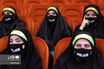 حرکات نمایشی زنان پلیس با اسلحه در تهران