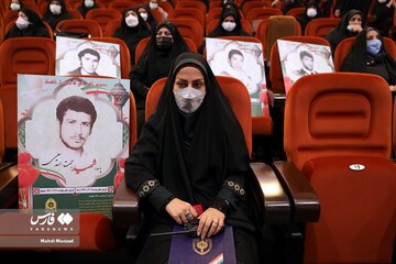 حرکات نمایشی زنان پلیس با اسلحه در تهران
